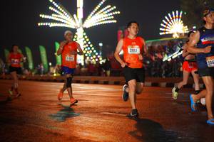 BIB: 21113, 206
                            <button type="button" onclick="openModal(16201593)" class="btn btn-primary btn-sm float-right btn-popup" data-toggle="modal" data-target=".modal-high-quality">
                        <i class="fas fa-shopping-cart"></i> Add to Cart
                    </button>
                                            <button type="button" onclick="isThisMe(16201593, true)" class="btn btn-success btn-sm float-right btn-popup btn-isme hidden" data-toggle="tooltip" data-placement="bottom" title="นี่คือรูปของคุณใช่ไหม คลิกที่นี่เพื่อเอาเข้าอัลบั้ม">
                        <i class="fas fa-plus"></i> Add to album
                    </button>
                    <button type="button" onclick="isThisMe(16201593, false)" class="btn btn-warning btn-sm float-right btn-popup btn-isnotme hidden">
                        <i class="fas fa-ban"></i> Remove from album
                    </button>